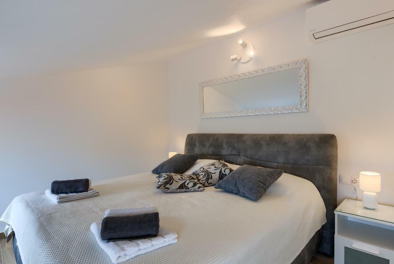 Apartments Dream In Arena 2 Pula Center Free Parking Екстер'єр фото